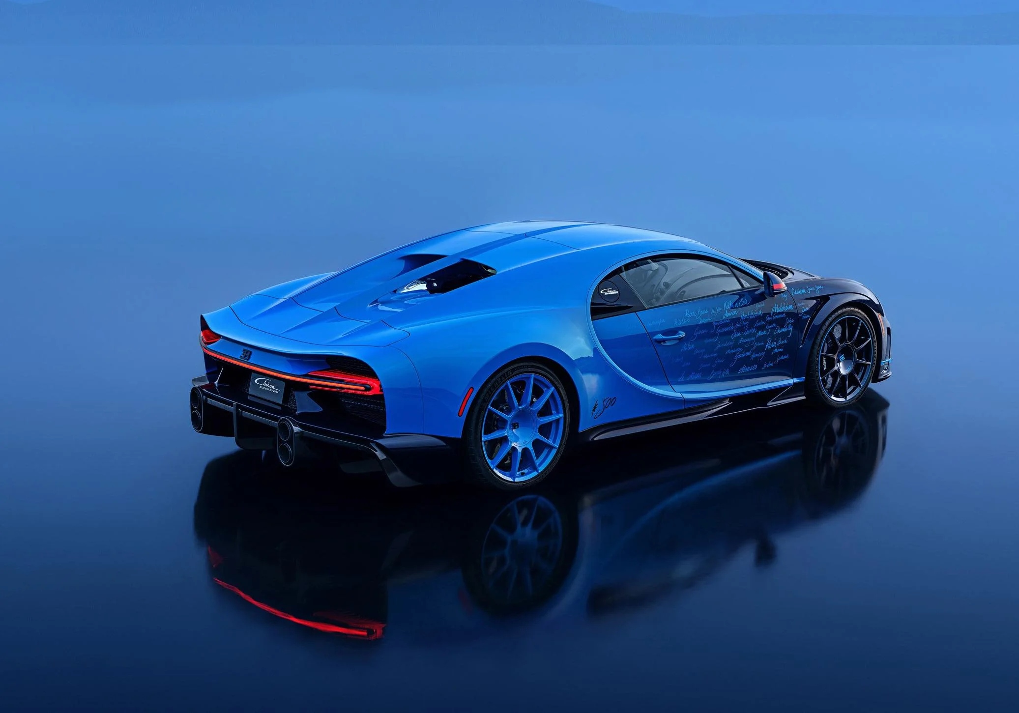 Bugatti'nin Efsanevi Modeli Chiron'un Üretimi Son Buldu: Hayranlık Uyandıran Tasarımıyla Tanıtılan Son Chiron'un Detayları!