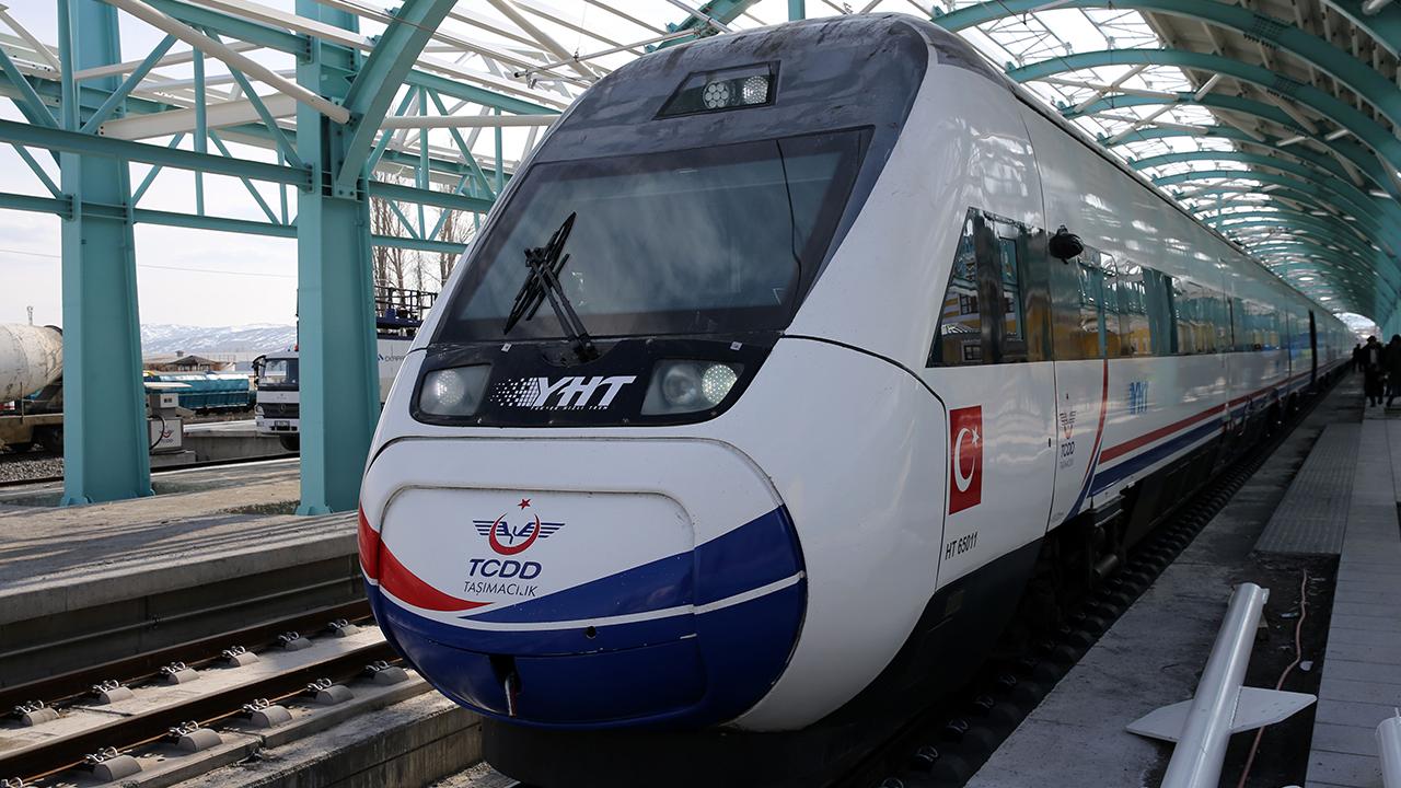 Ankara İzmir arası YHT ile 3,5 saate düşecek! Tren projesinin bitiş tarihi açıklandı