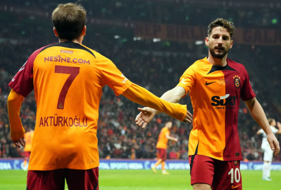 Galatasaray'ın Genç Yıldızına Övgüler Bitmiyor: Transfer Beklentileri Sürüyor