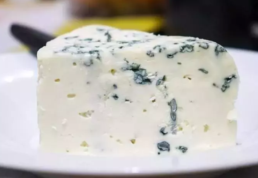 Anadolu'nun Gizli Hazinesi: Divle Obruk Peyniri Turistleri ve Sağlıklı Beslenenleri Cezbediyor