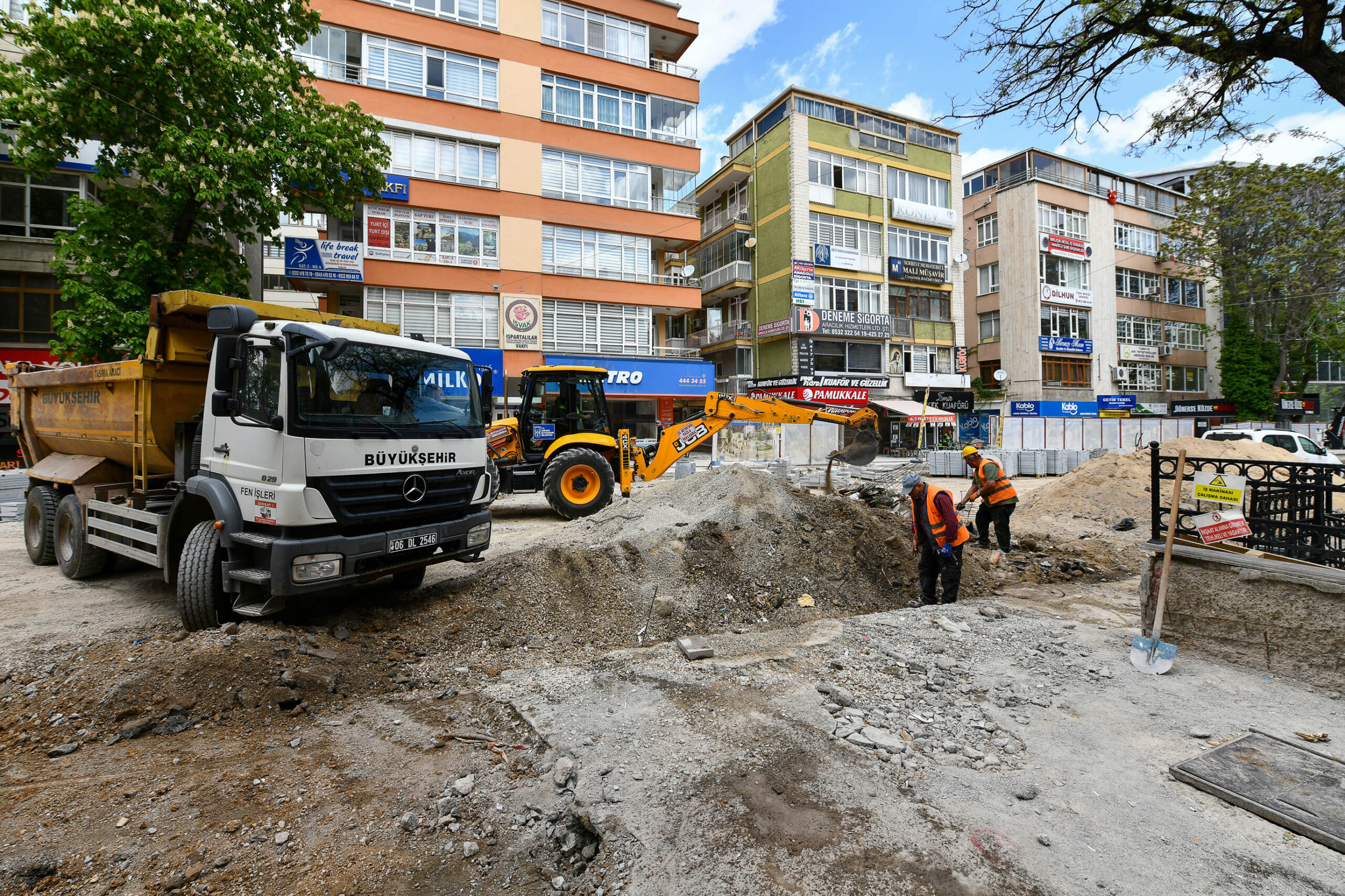 Ankara Kızılay Mahallesi'nde İzmir 1-2 Caddelerine Yeni Kentsel Tasarım