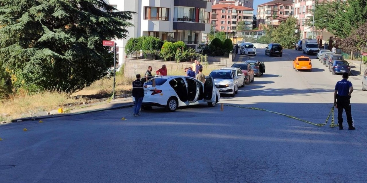 Ankara'nın Dikmen ilçesinde seyir halindeki araca kurşun yağdırdı