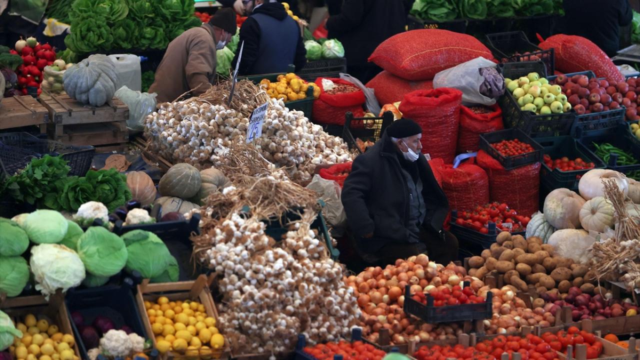 Ankara'da 4 milyon liralık sahte gıda ele geçirildi