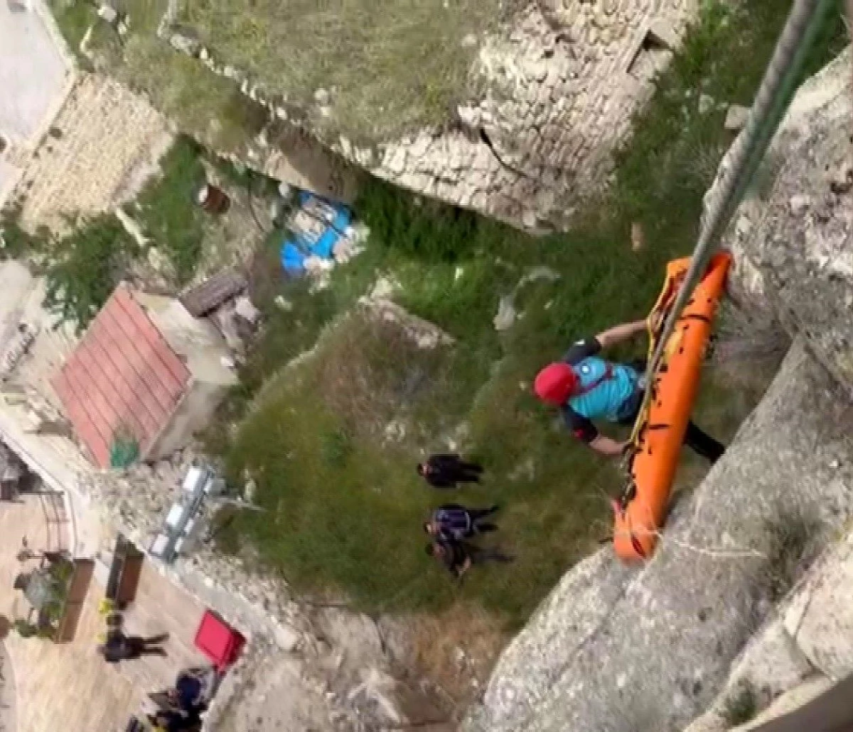 Ankara'dan balayı için Nevşehir'e giden genç kadın ayağını kırdı