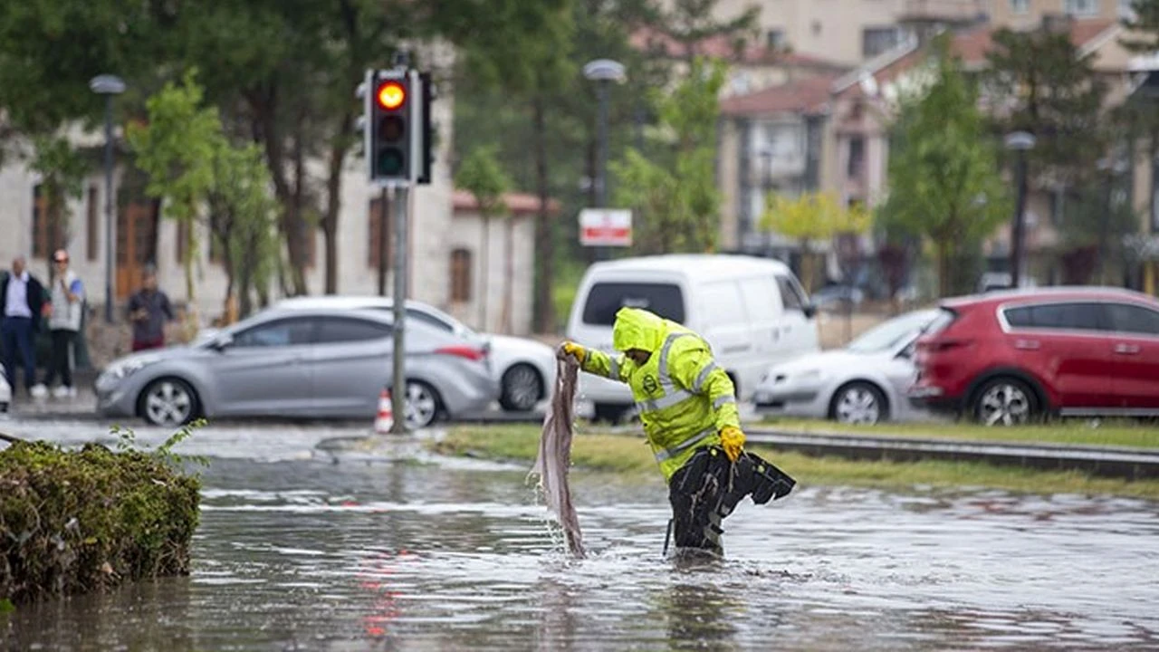 Meteoroloji açıkladı! O iller sağanak yağış etkisine girecek: Başkent için özel uyarı